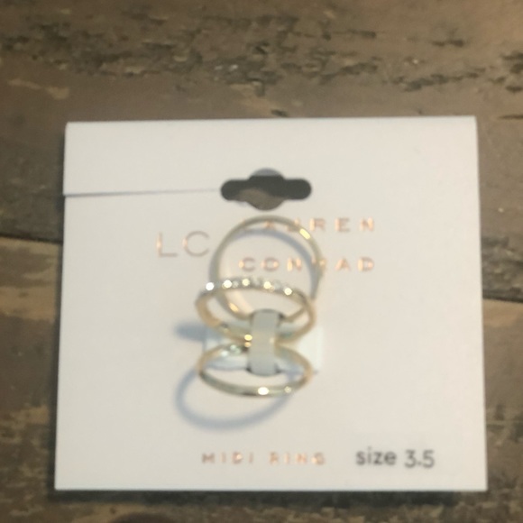 Lauren Conrad 3 ring stack size 3.5 - New!! - Picture 2 of 4